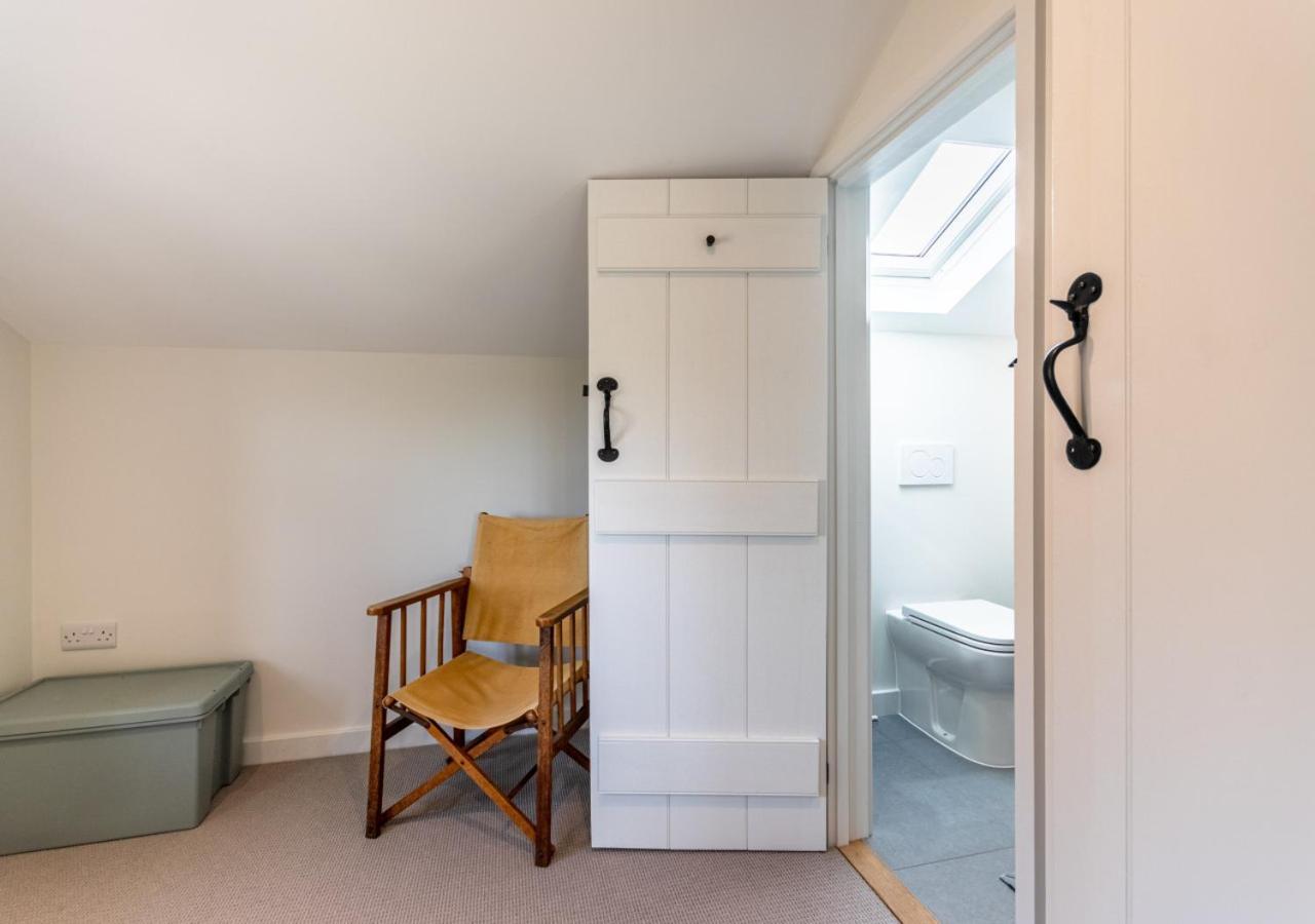Common View Villa Syderstone Bagian luar foto