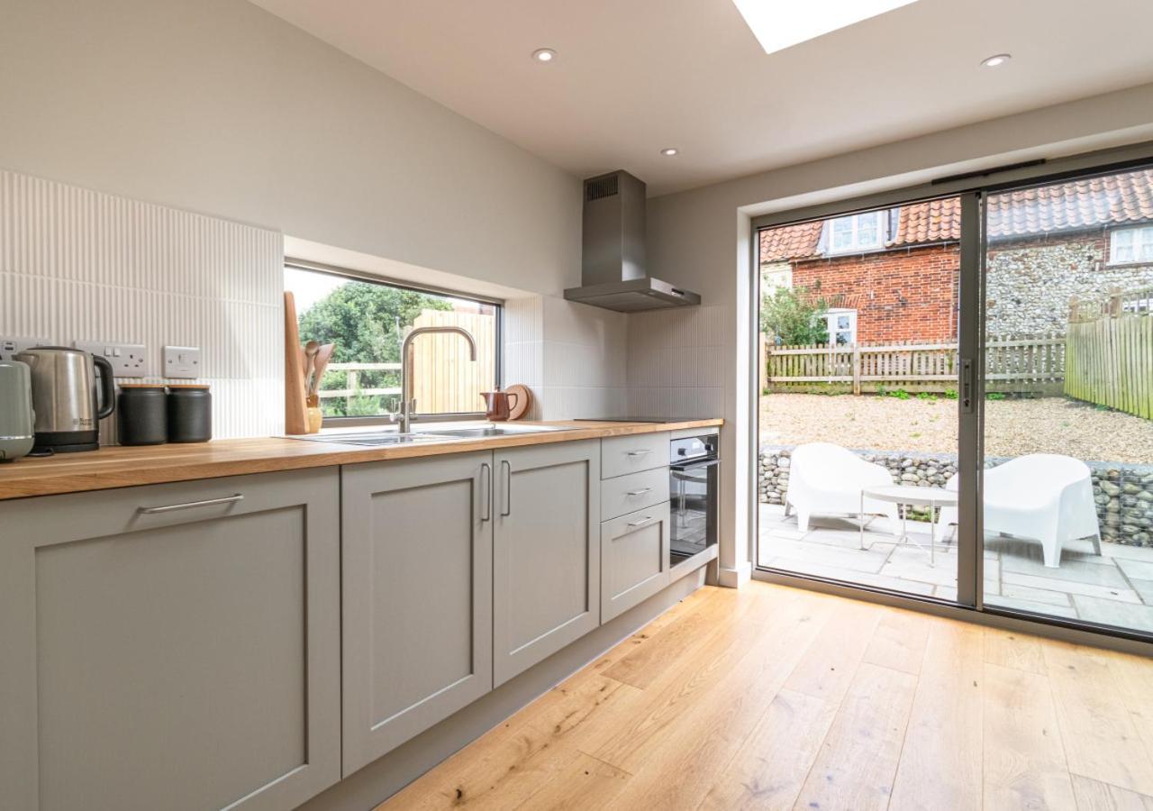 Common View Villa Syderstone Bagian luar foto