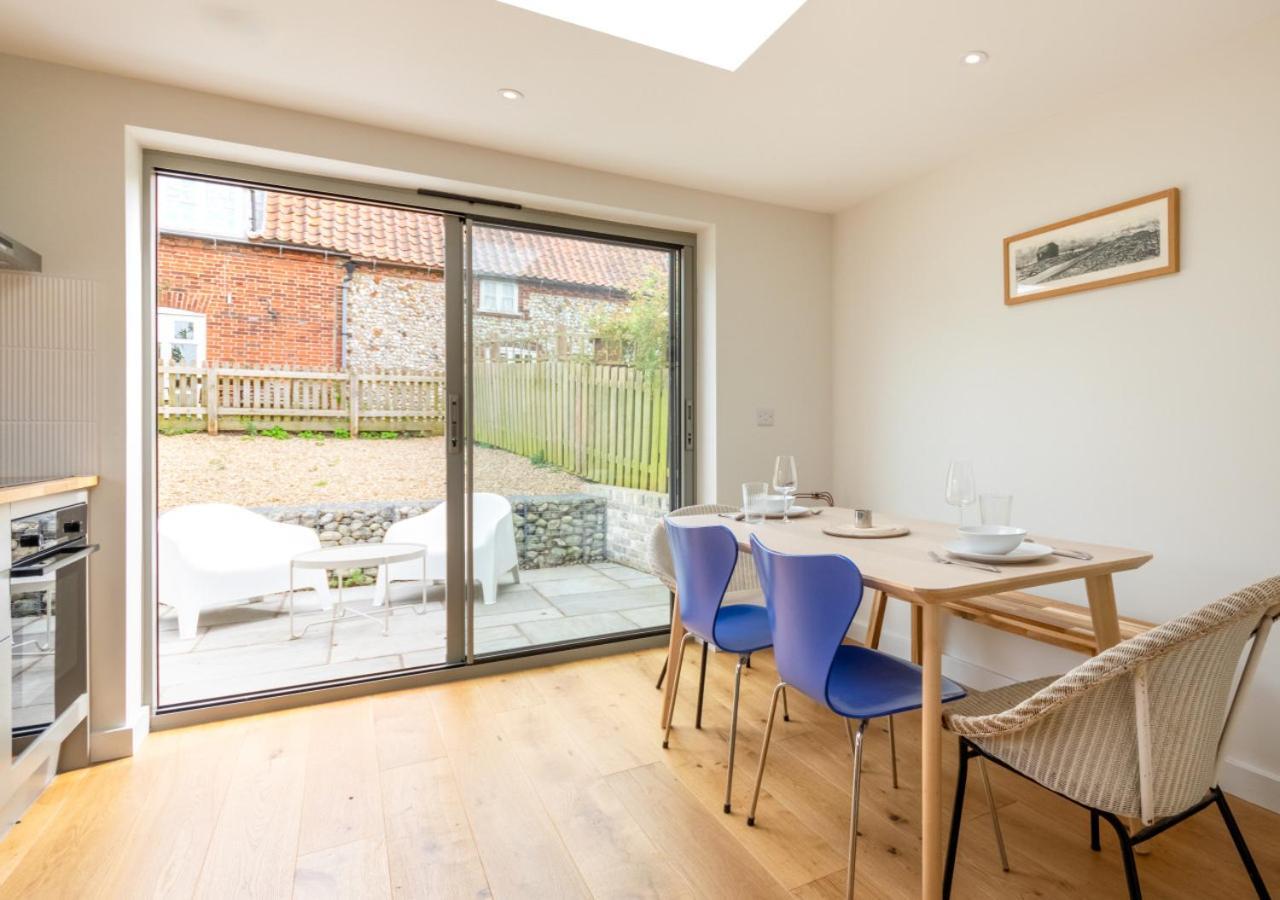 Common View Villa Syderstone Bagian luar foto